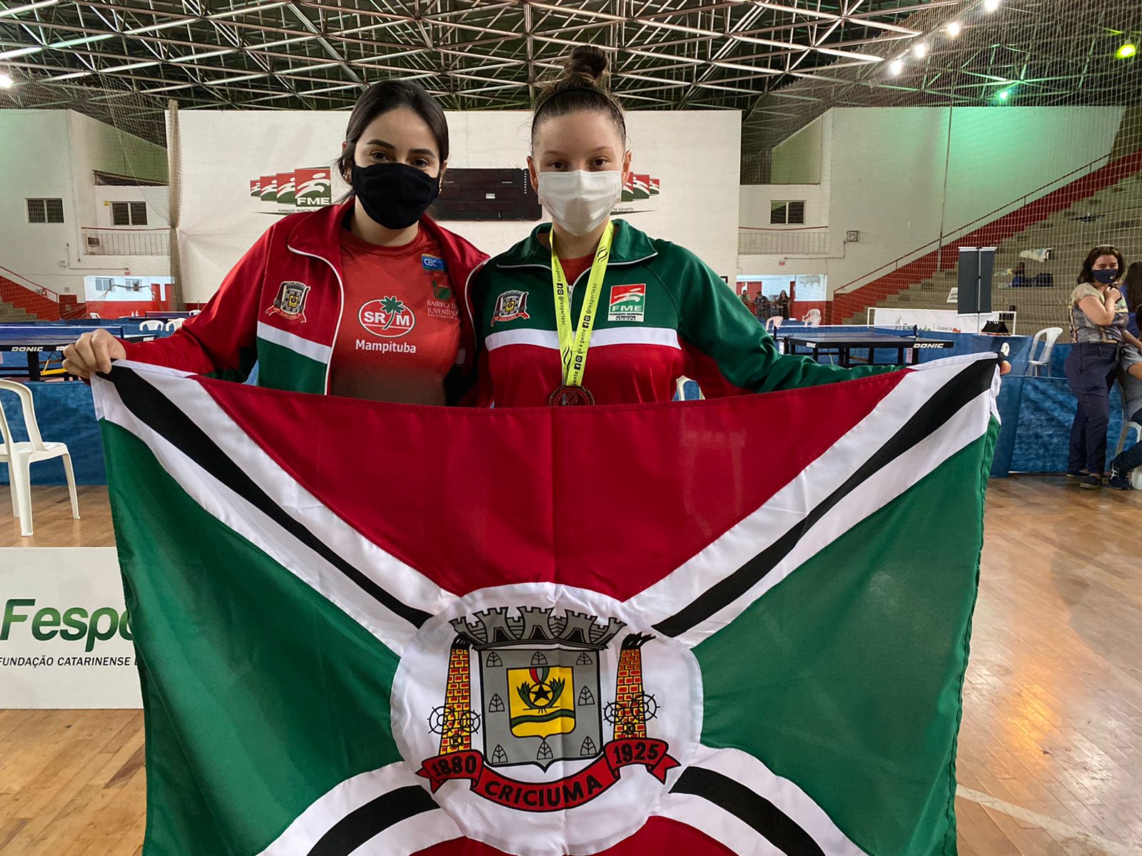 Tênis de mesa da S R Mampituba é campeão geral da Olesc no feminino